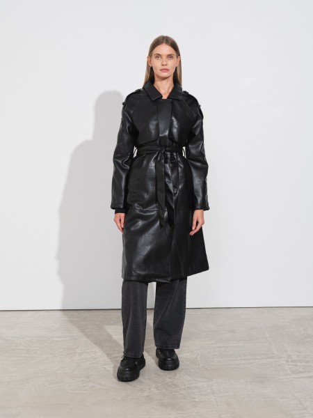 Trench with fur effect and belt