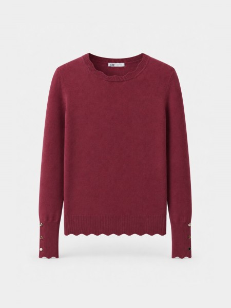 Knitted sweater with buttons