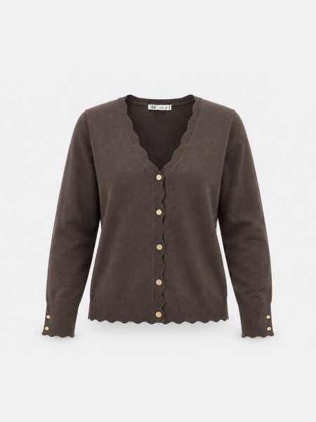Knitted jacket with a wavy finish.