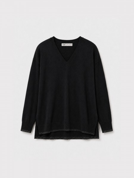 Knitted sweater with a v-neck