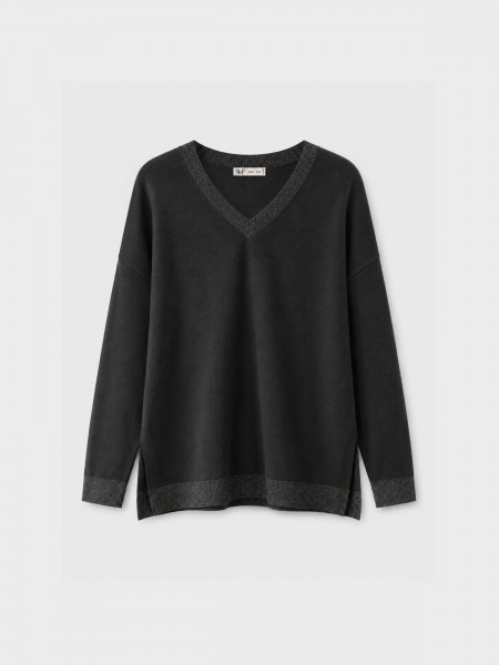 Pull en maille � col en v